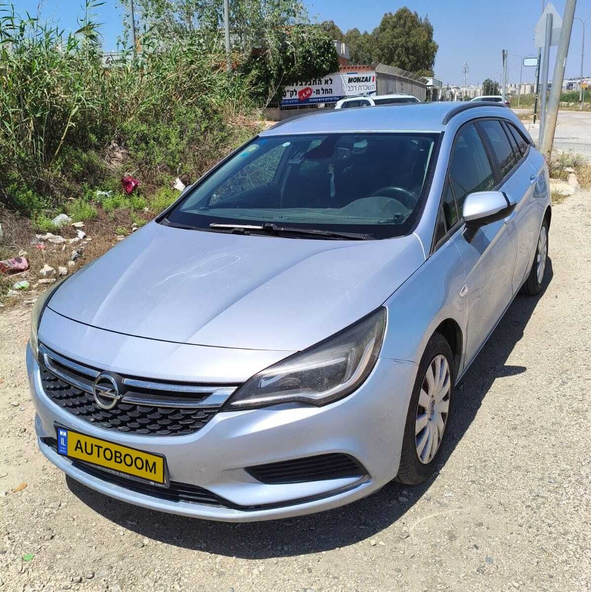 Opel Astra 2017 silver wagon automatic Enjoy — Jerusalem, Israel