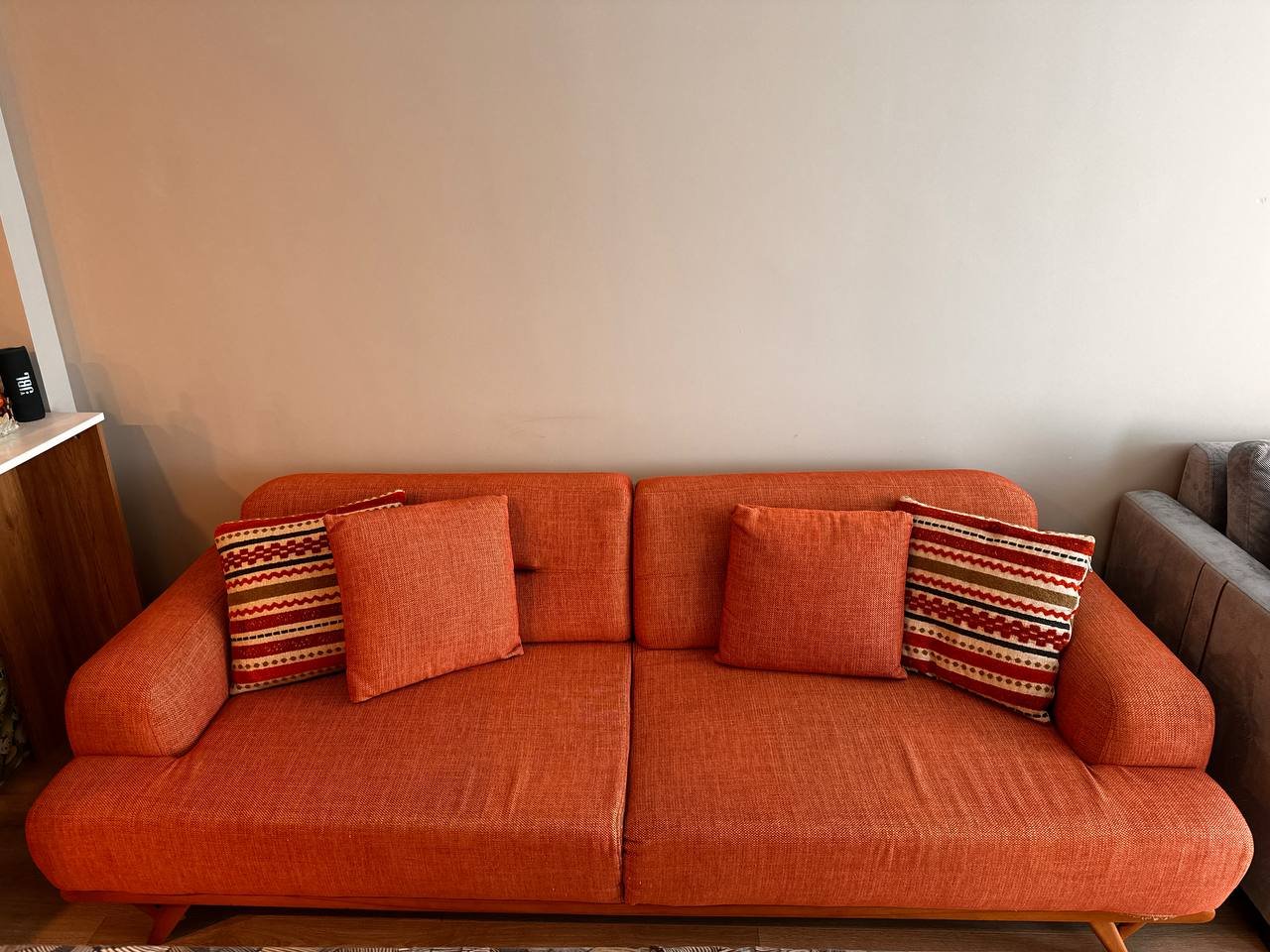 Sofá naranja TOBE (por todo) — used — Estanbul, Turquía
