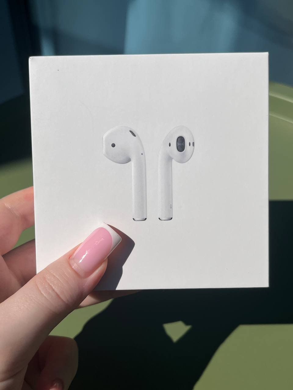 Original AirPods 2 with case (issue) — used — Batumi, Georgia