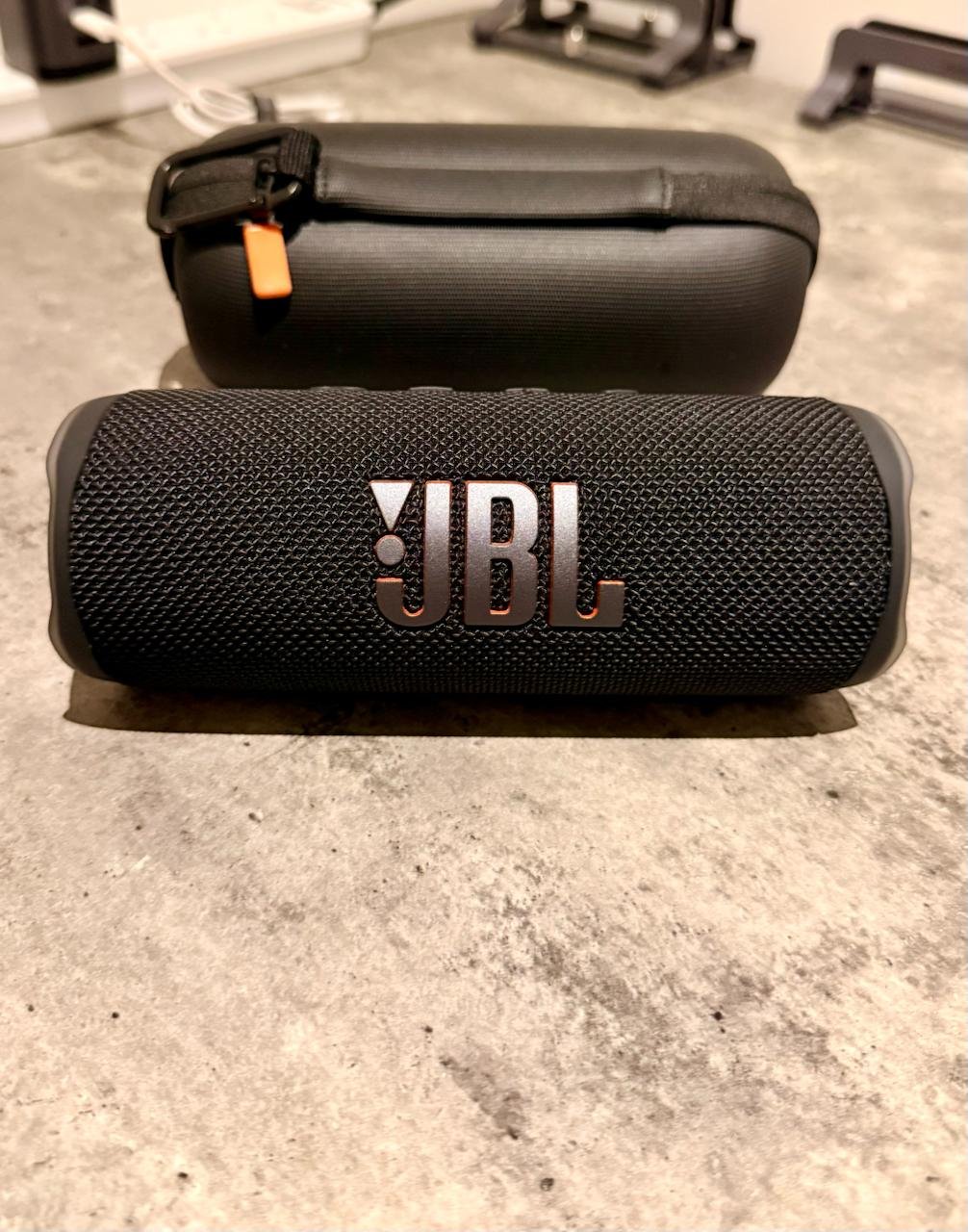 JBL Flip 6 оригинальная колонка Bluetooth — Пхукет, Таиланд JBL Flip 6 оригинальная колонка Bluetooth — как новый — Пхукет, Таиланд
