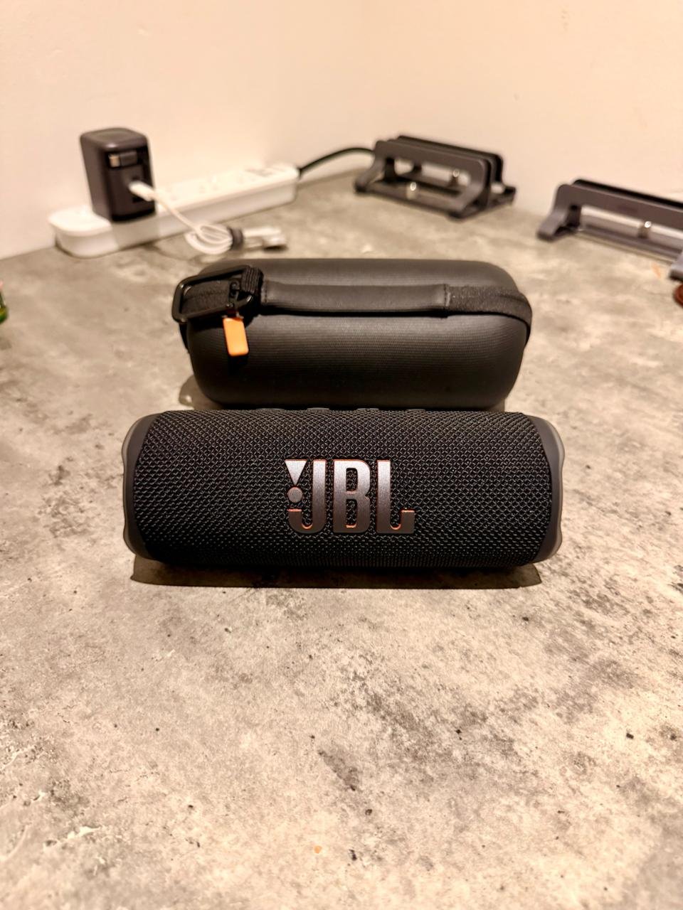 JBL Flip 6 оригинальная колонка Bluetooth — Пхукет, Таиланд JBL Flip 6 оригинальная колонка Bluetooth — как новый — Пхукет, Таиланд
