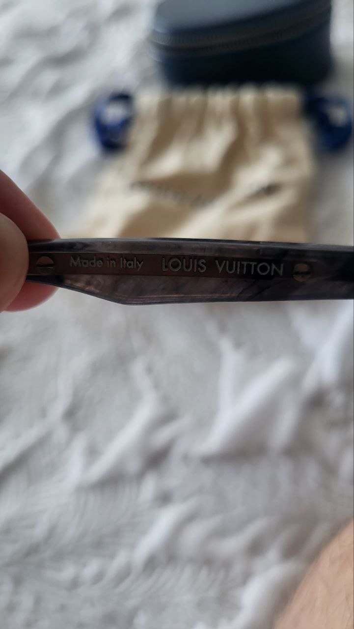 Gafas originales Louis Vuitton con estuche — usado — Batumi, Georgia