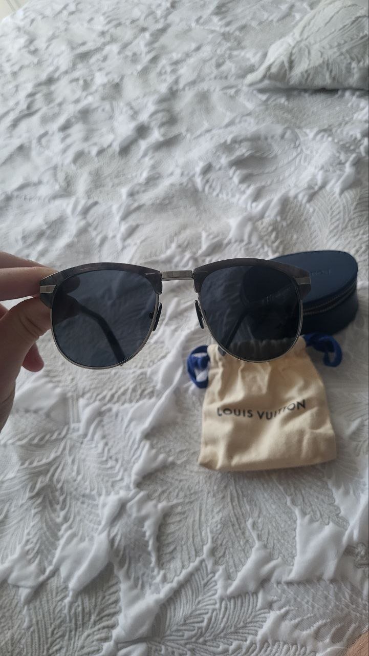 Gafas originales Louis Vuitton con estuche — usado — Batumi, Georgia