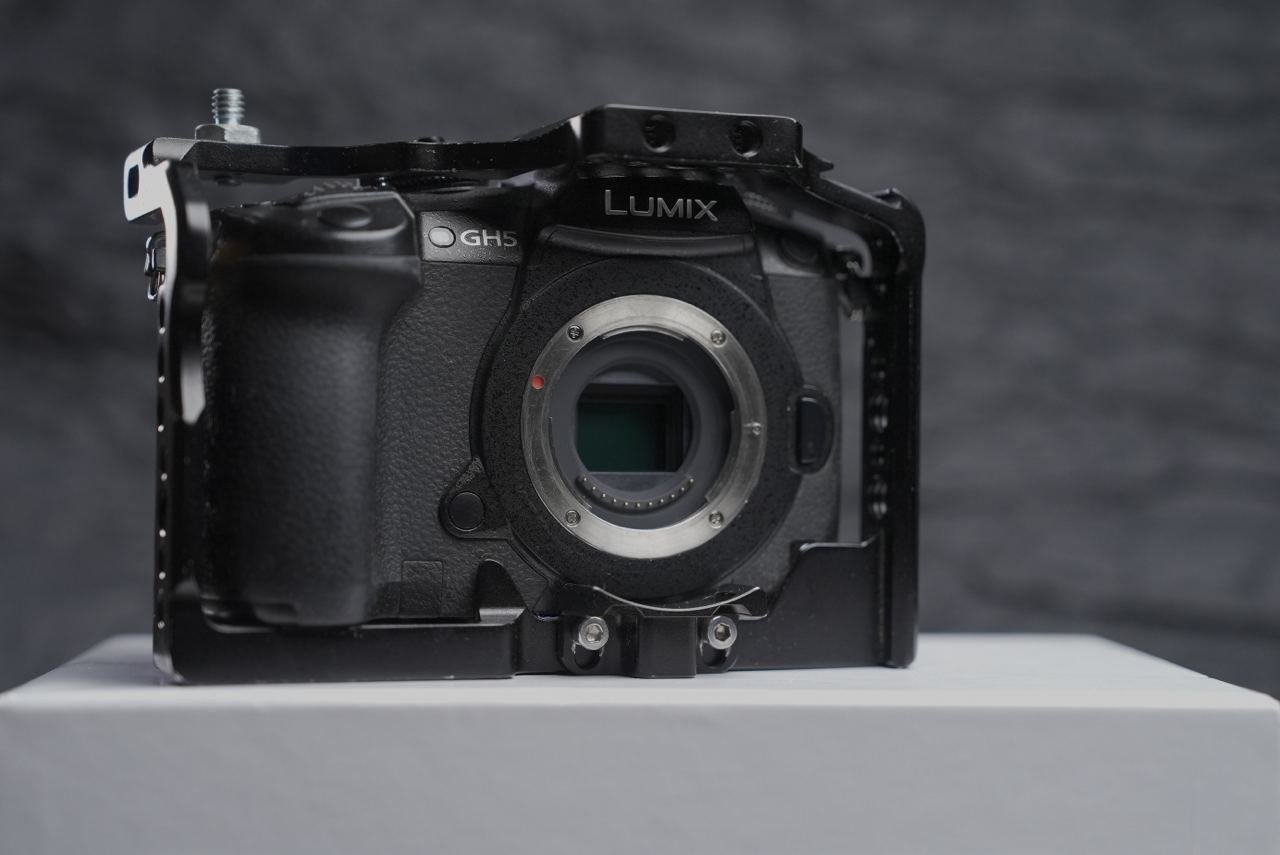 Panasonic Lumix GH5 комплект (2418 кадров) — Ханой, Вьетнам Panasonic Lumix GH5 комплект (2418 кадров) — Идеальное — Ханой, Вьетнам