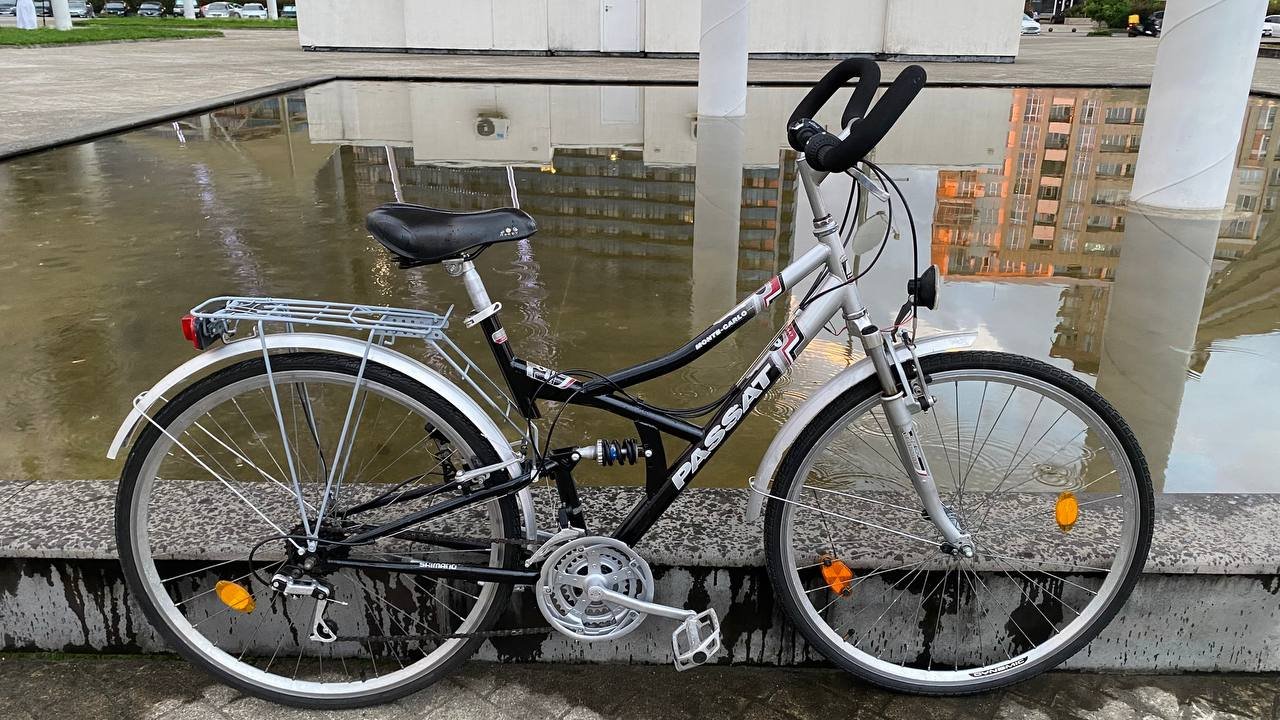 Passat bicycle (Germany), 21 speeds, 28" — Batumi, Georgia