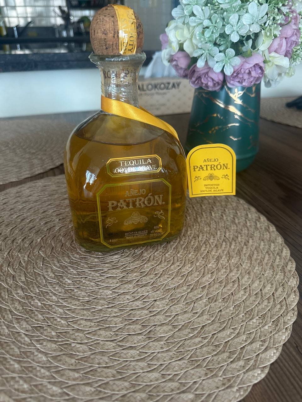 Tequila Patron 100% agave, почти полная бутылка — Дубай, ОАЭ Tequila Patron 100% agave, почти полная бутылка — almost full — Дубай, ОАЭ