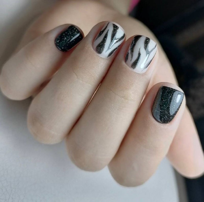 Maquillaje permanente y formación de uñas (arquitectura) — Nha Trang, Vietnam