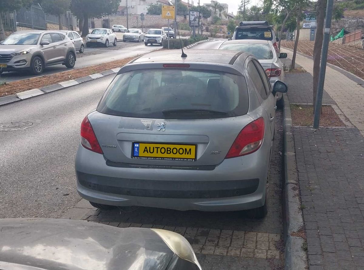 Peugeot 207 2010 hatchback Trendy, automatic, 1.6 petrol — Tel Aviv, Israel