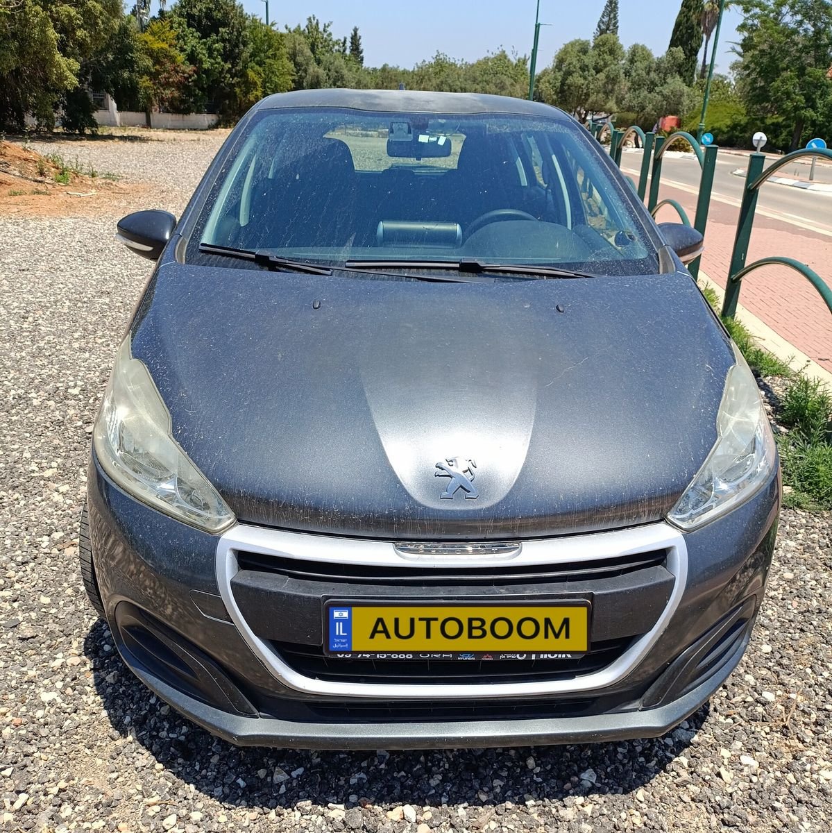 Peugeot 208 2016 gray automatic Access — Tel Aviv, Israel