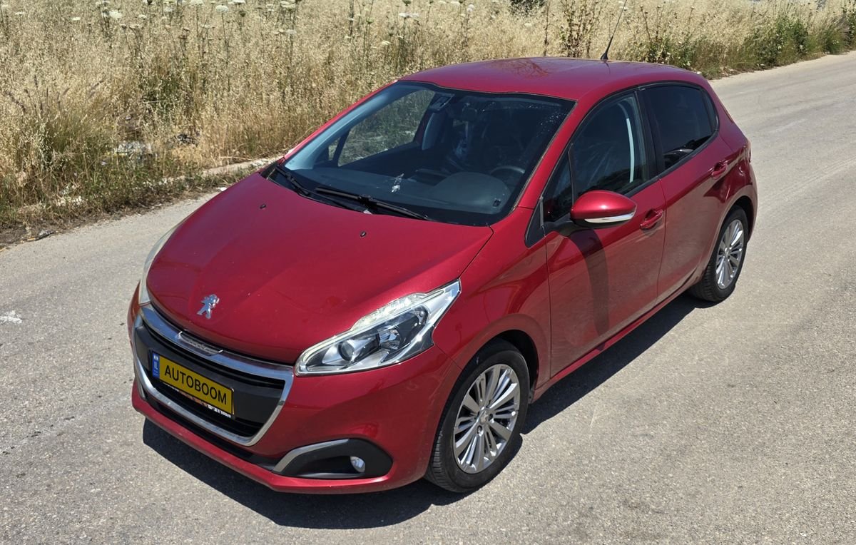Peugeot 208 2018 Active Pro, automatic, gasoline 1.2 — Haifa, Israel