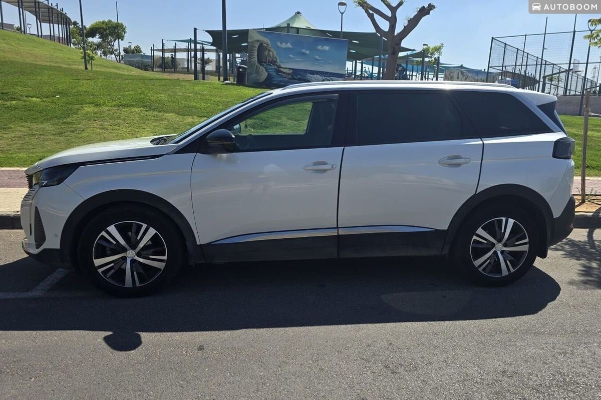 Peugeot 5008 2022 white, automatic, 7 seats — Tel Aviv, Israel