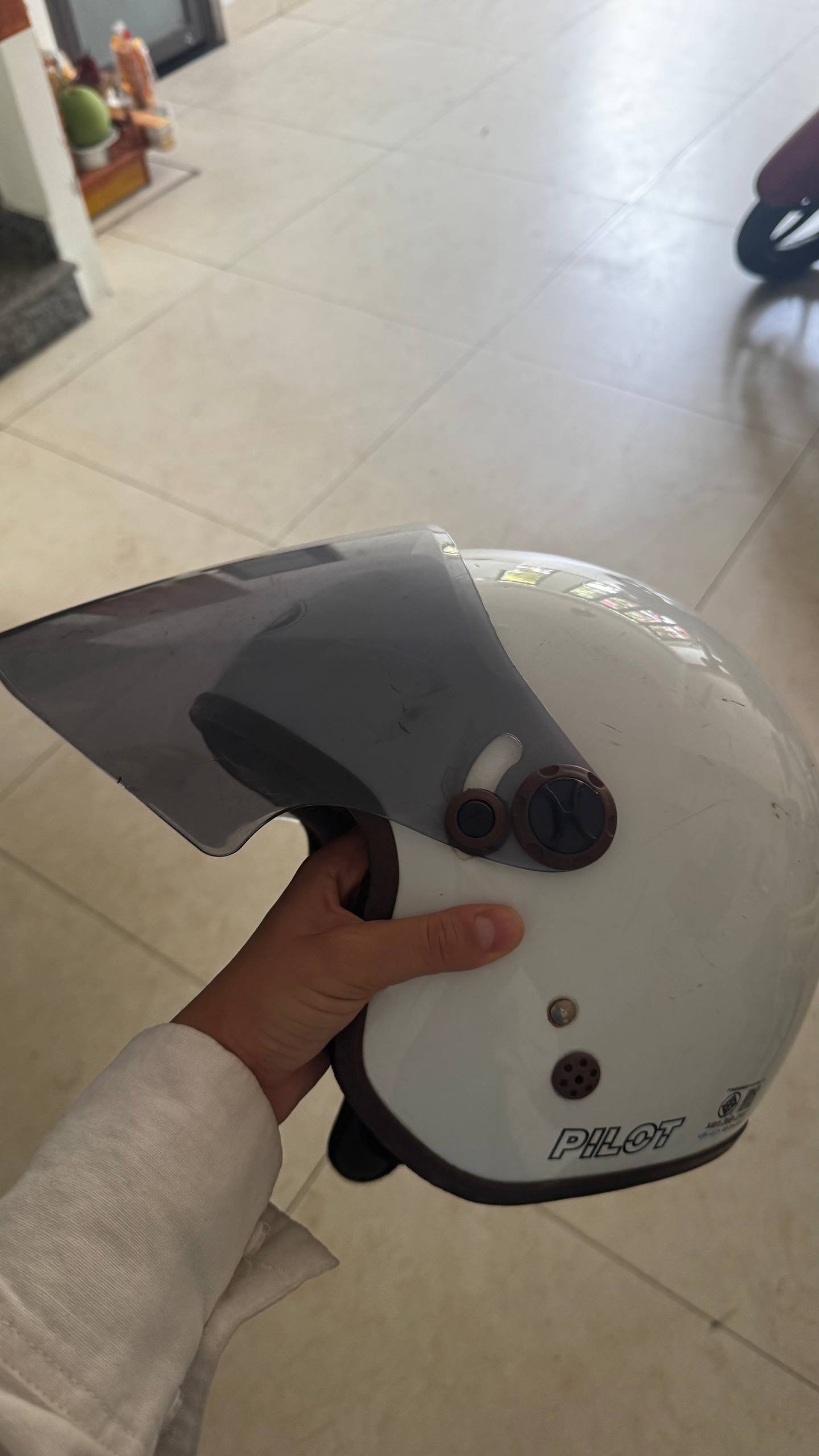 Pilot helmet size L — Da Nang, Vietnam Pilot helmet size L — Used or unknown — Da Nang, Vietnam