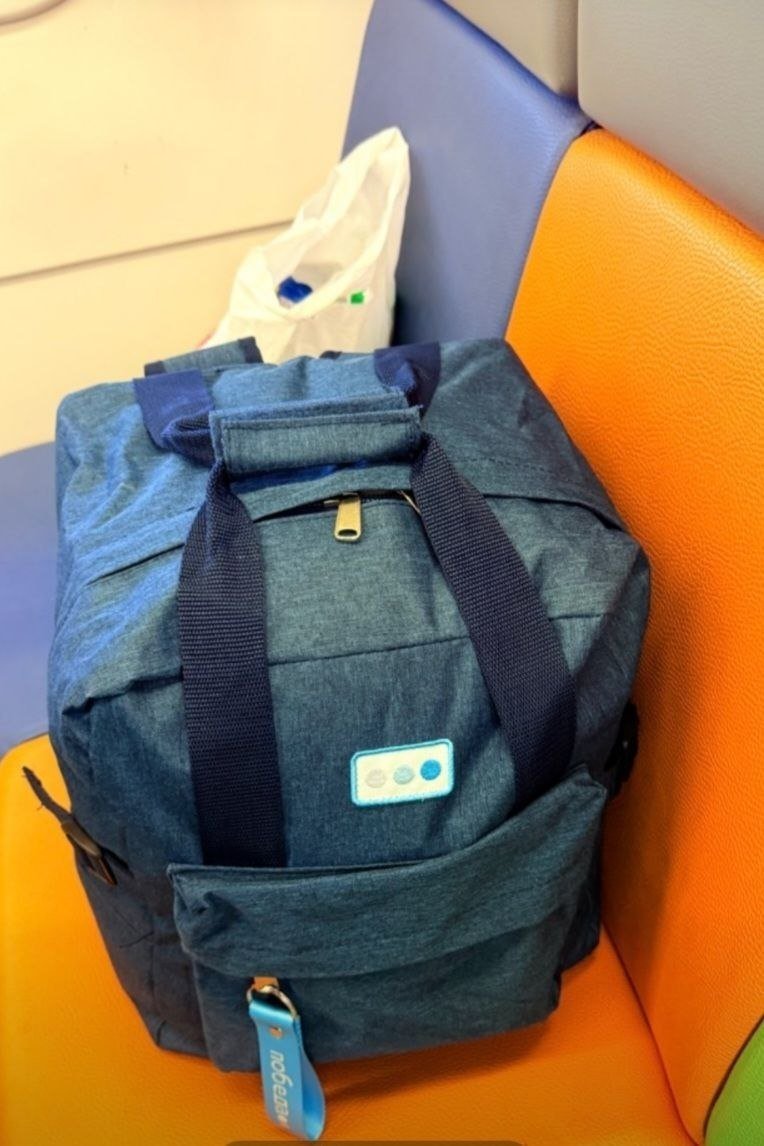 Mochila-bolso oficial Pobeda 60L con compartimento para portátil — Tiflis, Georgia