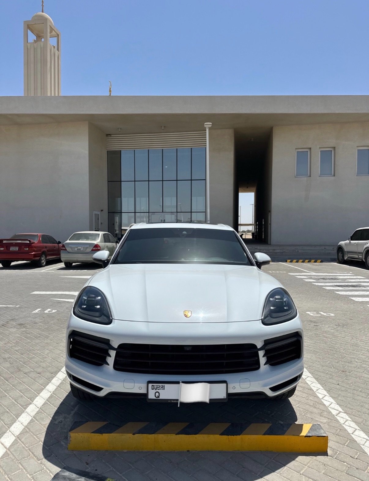 Porsche Cayenne 2019, 6 цилиндров, шасси, заводская покраска — Дубай, ОАЭ Porsche Cayenne 2019, 6 цилиндров, шасси, заводская покраска — Дубай, ОАЭ