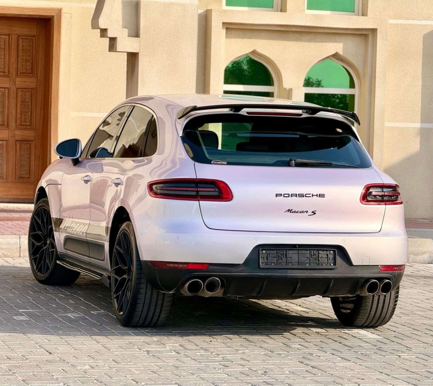 Porsche Macan S 2015 белый, 49 000 AED — Дубай, ОАЭ