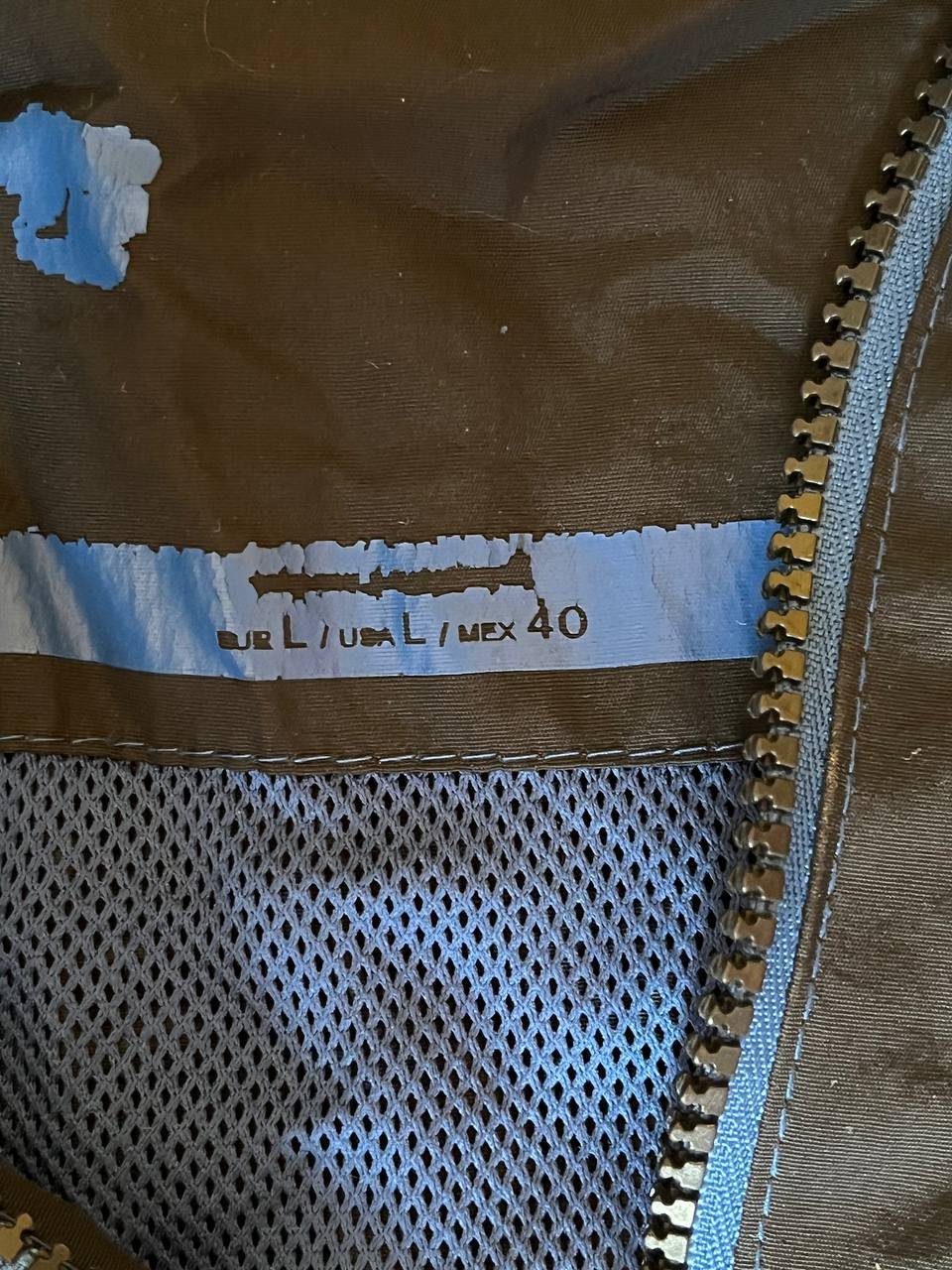 أَنوراك Pull&Bear 700 دينار بلغراد — بلغراد, صربيا