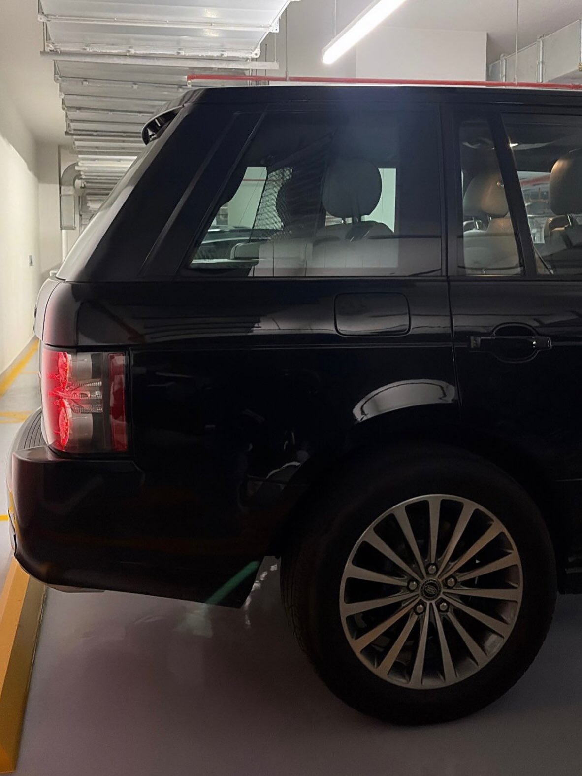 رنج روفر 2011 أسود V8 سوبر تشارج أوتوبايوقرافي (Limited Startech) — دبي, الإمارات