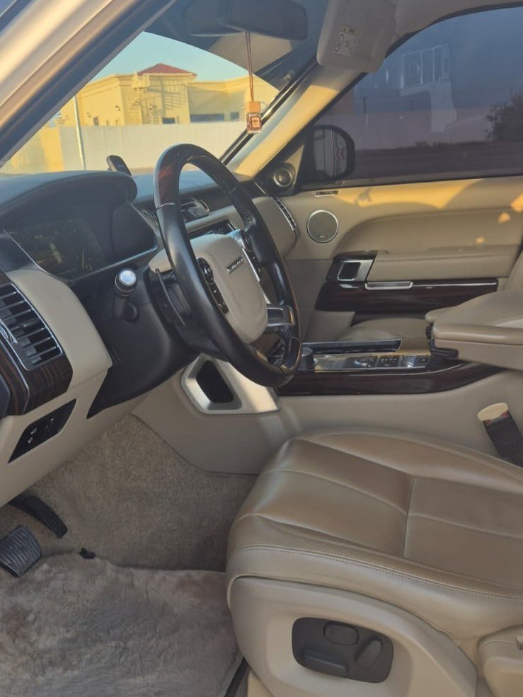 Range Rover 2015 8 цилиндров без суперчарджера — Дубай, ОАЭ Range Rover 2015 8 цилиндров без суперчарджера — б/у — Дубай, ОАЭ