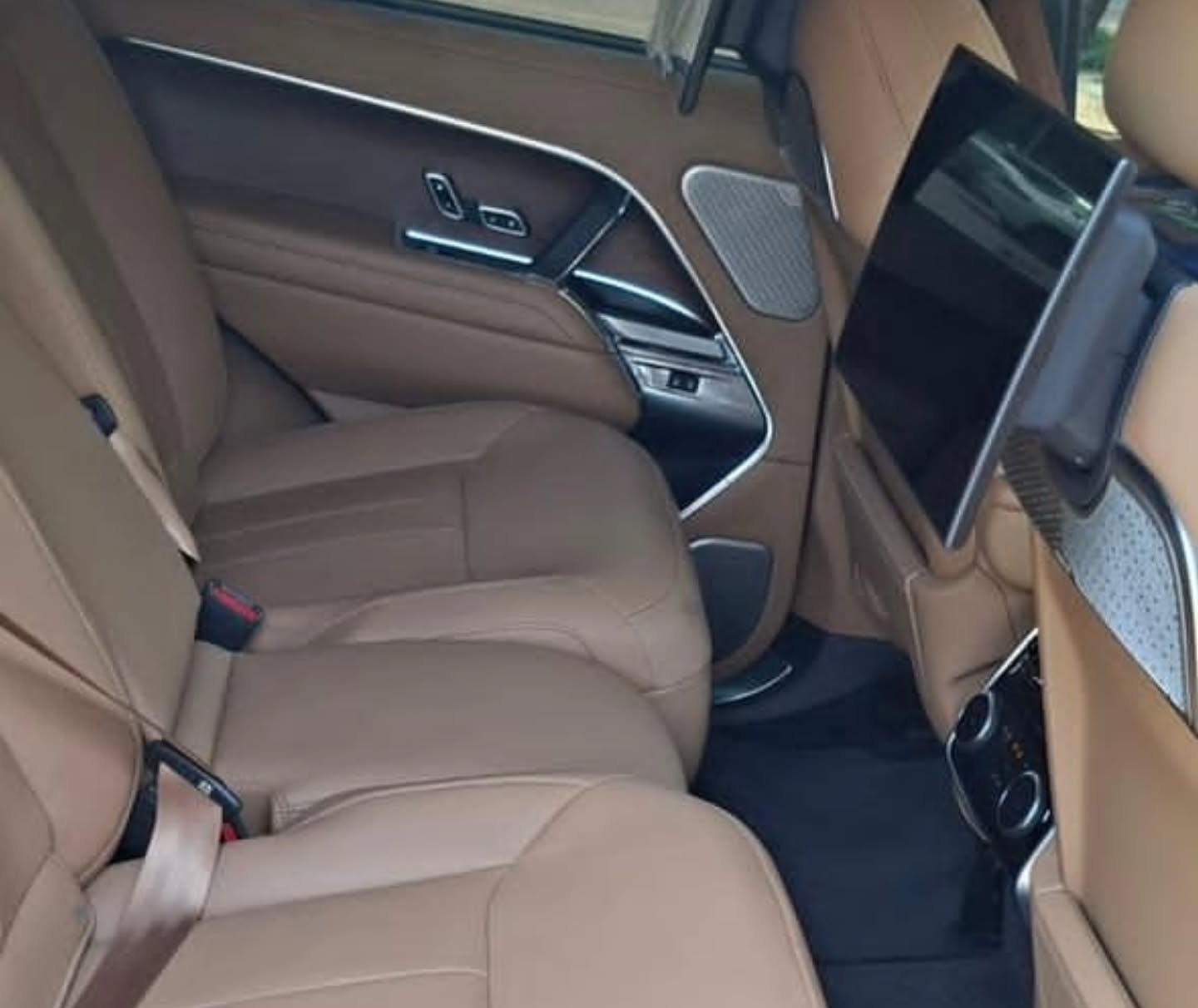 Range Rover Autobiography 2024, 40,000 km — Dubai, UAE