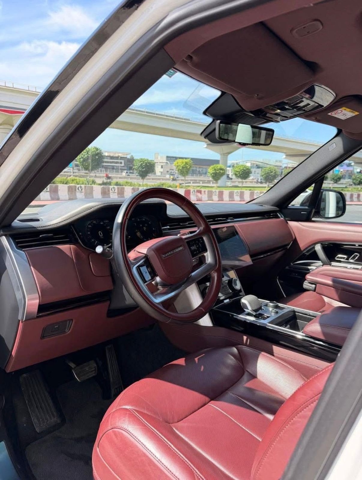 Range Rover Autobiography P530 2023 white — Dubai, UAE