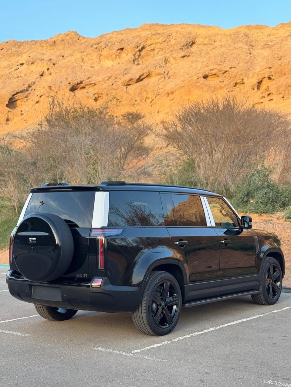Range Rover Defender 2026 Rox 01 VIP (EV) — دبي, الإمارات
