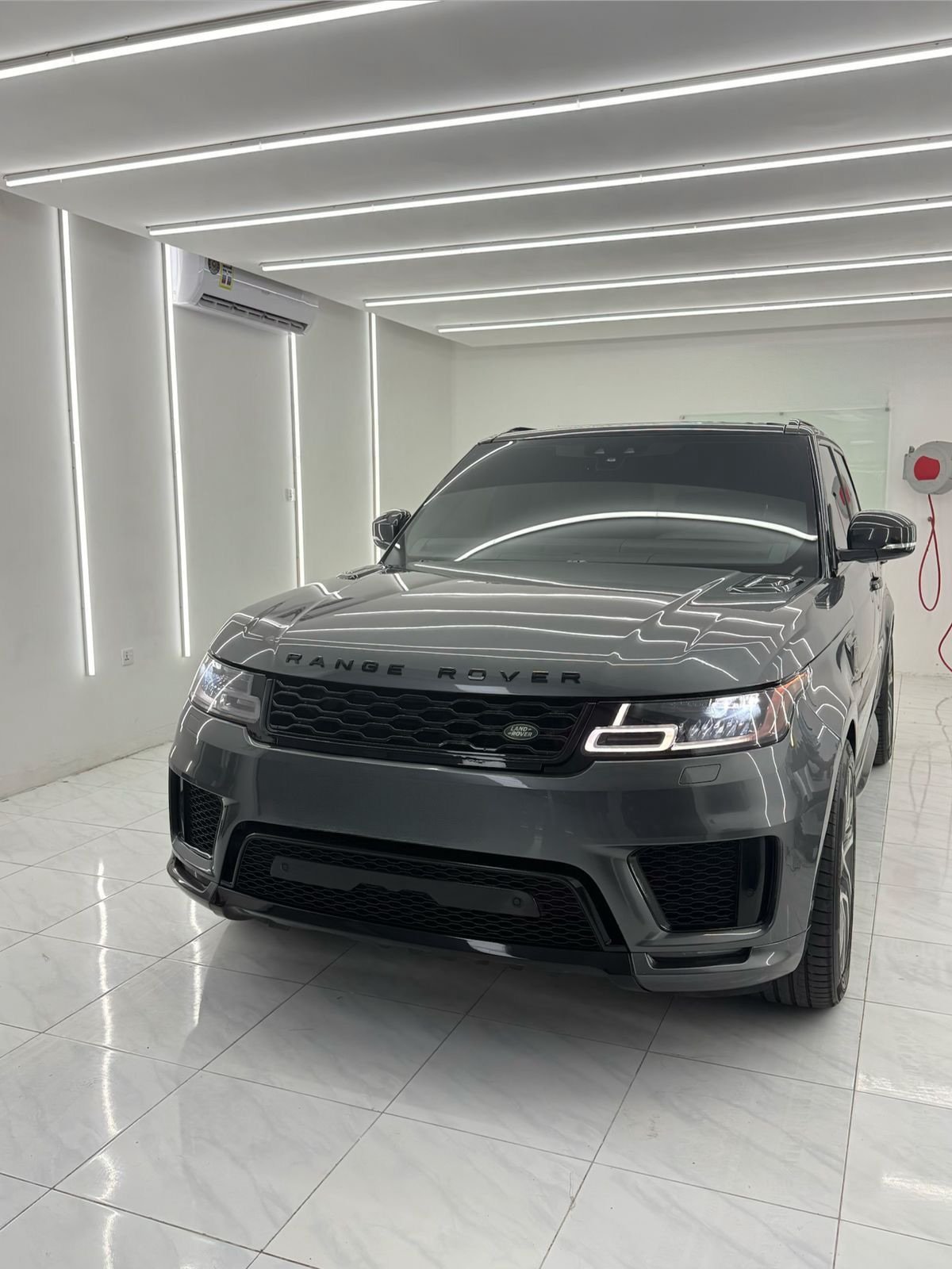 رينج روفر سبورت HSE Dynamic V6 سوبر تشارج 2018 — دبي, الإمارات رينج روفر سبورت HSE Dynamic V6 سوبر تشارج 2018 — دبي, الإمارات