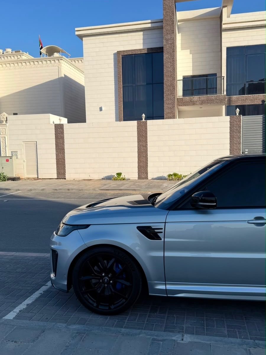 رنج روفر SVR 2020 فضي، 157000 كم — دبي, الإمارات رنج روفر SVR 2020 فضي، 157000 كم — ممتاز — دبي, الإمارات