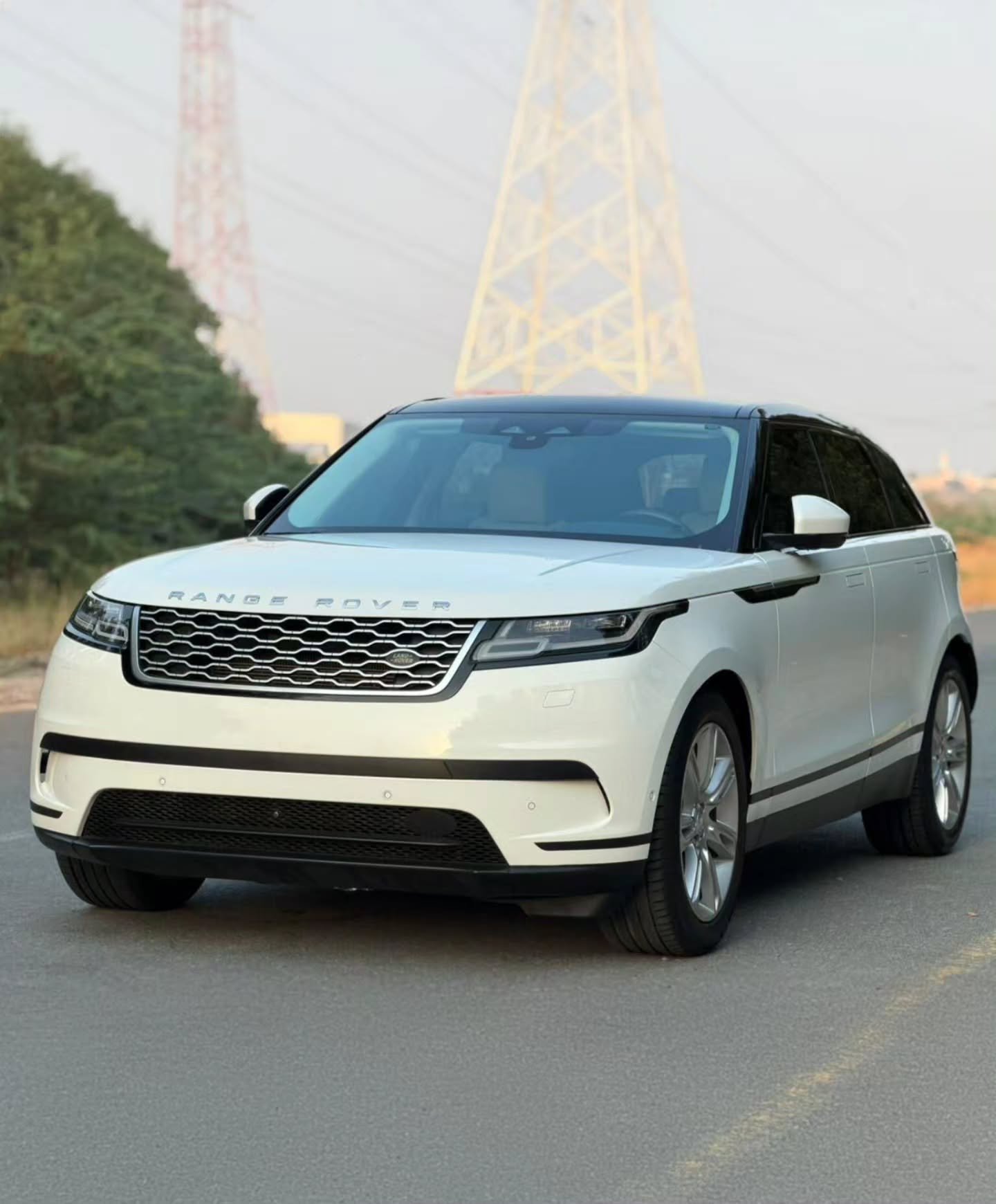 Range Rover (белый) 2021, Gulf, полный опцион — б/у — Шарджа, ОАЭ