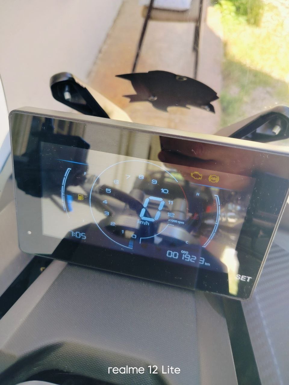 Скутер Realme 12 Lite (панель приборов) — Анталия, Турция Скутер Realme 12 Lite (панель приборов) — Анталия, Турция