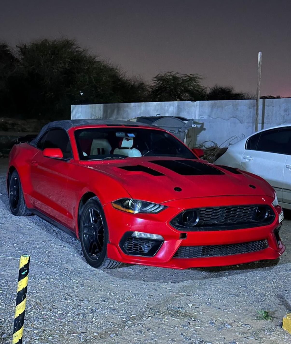 Ford Mustang кабриолет 2018 красный (ввоз) — Дубай, ОАЭ
