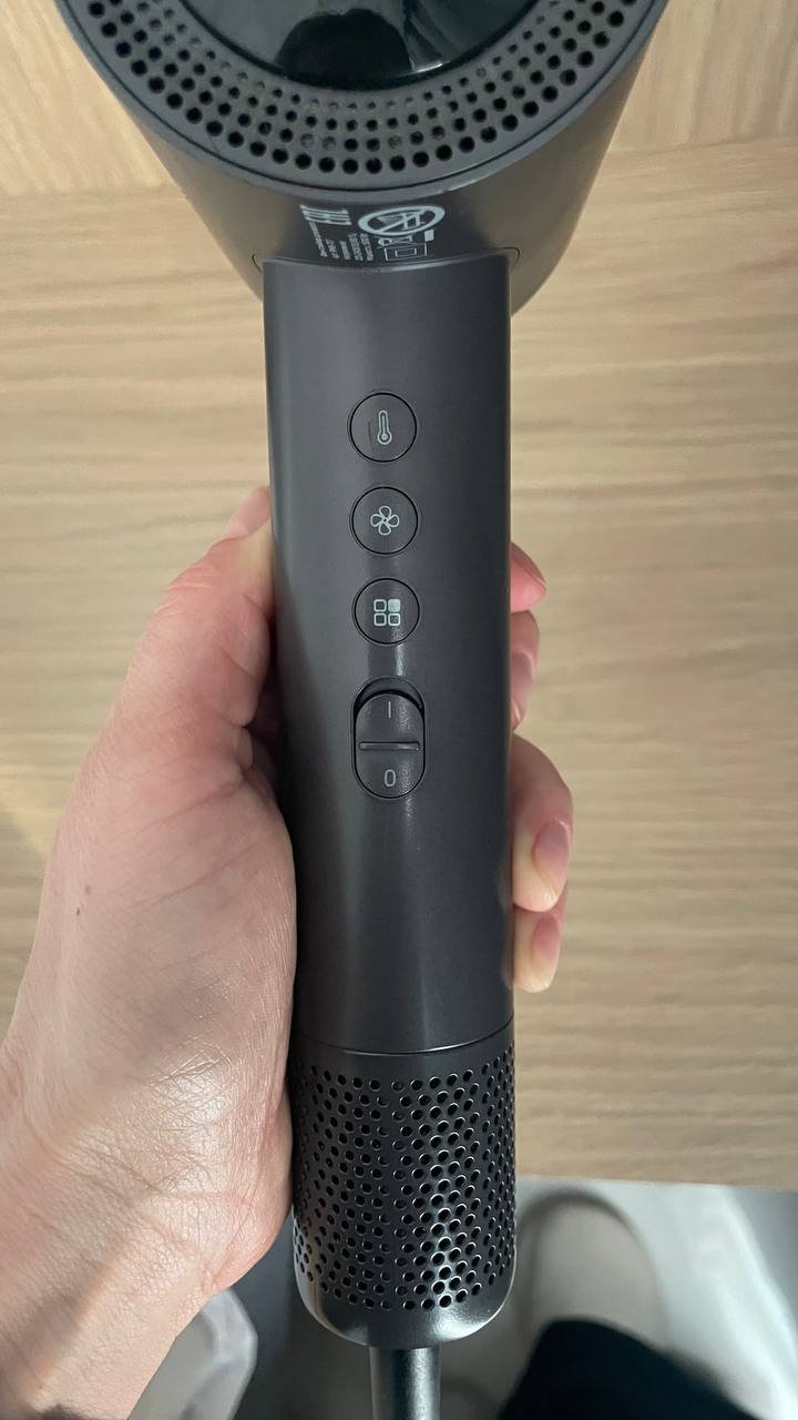 REMEZ hair dryer — Dubai, UAE REMEZ hair dryer — Dubai, UAE