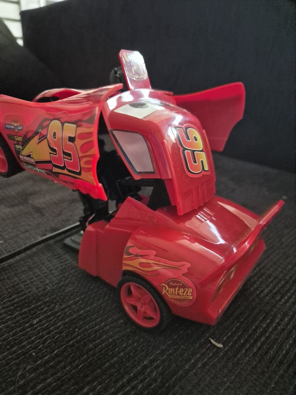Coche robot con control remoto Lightning McQueen 95, nuevo — Belgrado, Serbia