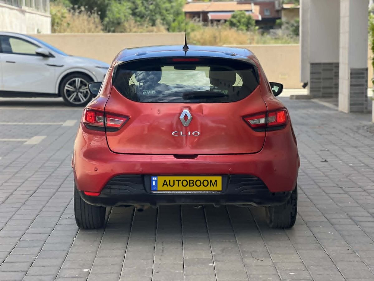 Renault Clio 2015 red Expression Pack Plus — Haifa, Israel