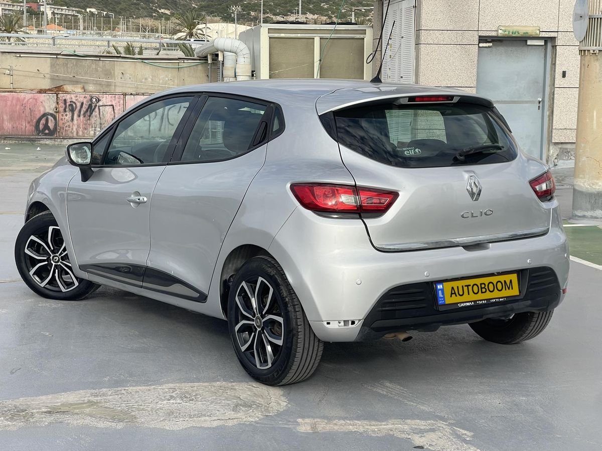 Renault Clio 2019 silver Collection robot 1.2 petrol — Haifa, Israel