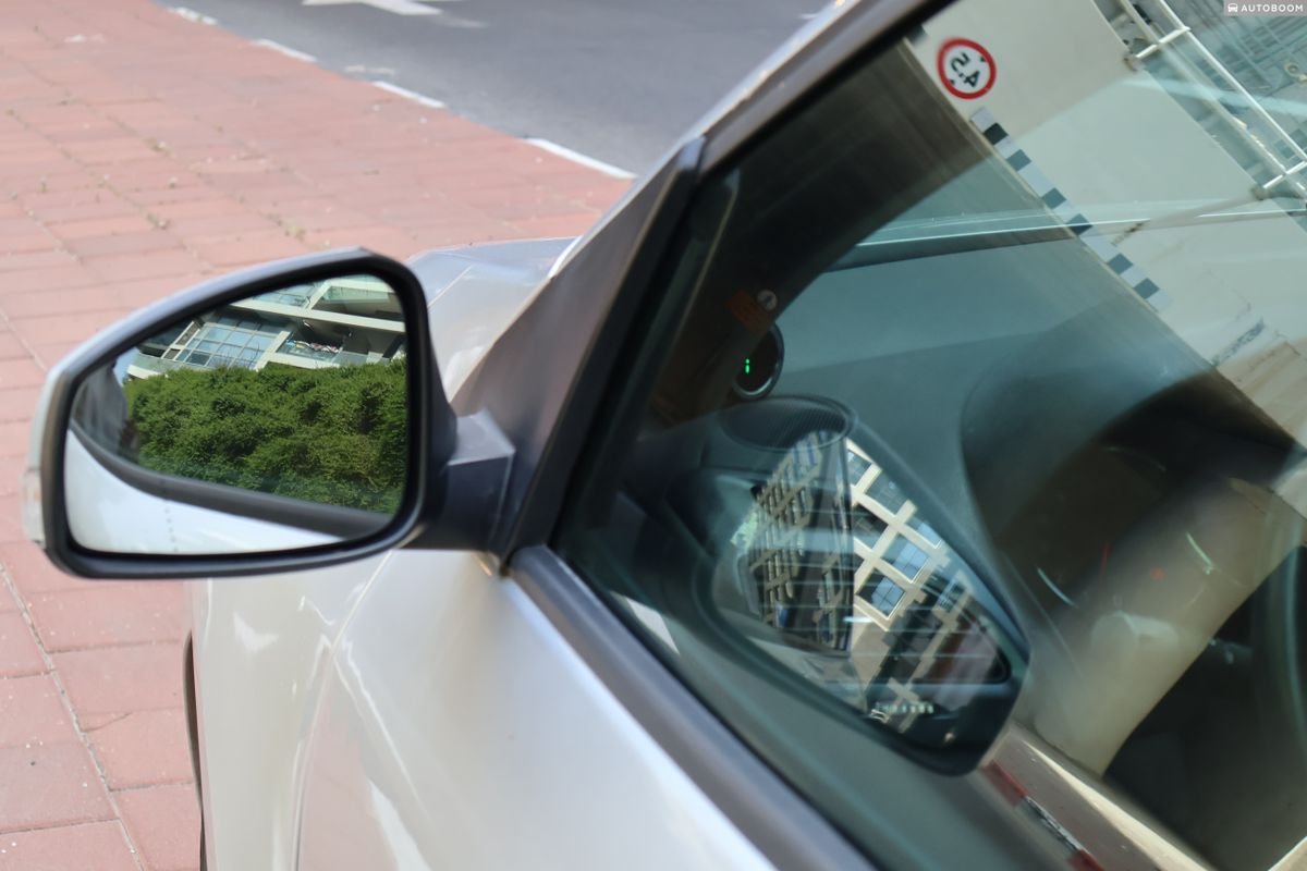 Renault Fluence 2014 silver CVT Comfort — Tel Aviv, Israel