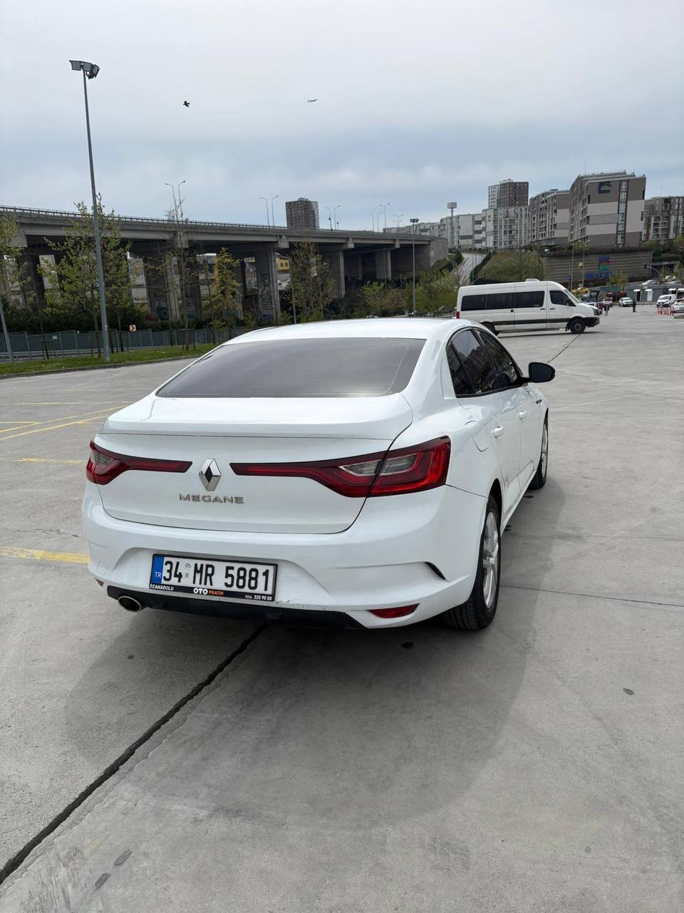 Renault Megane 2017 1.5 diésel automático, 206000 km — Estanbul, Turquía