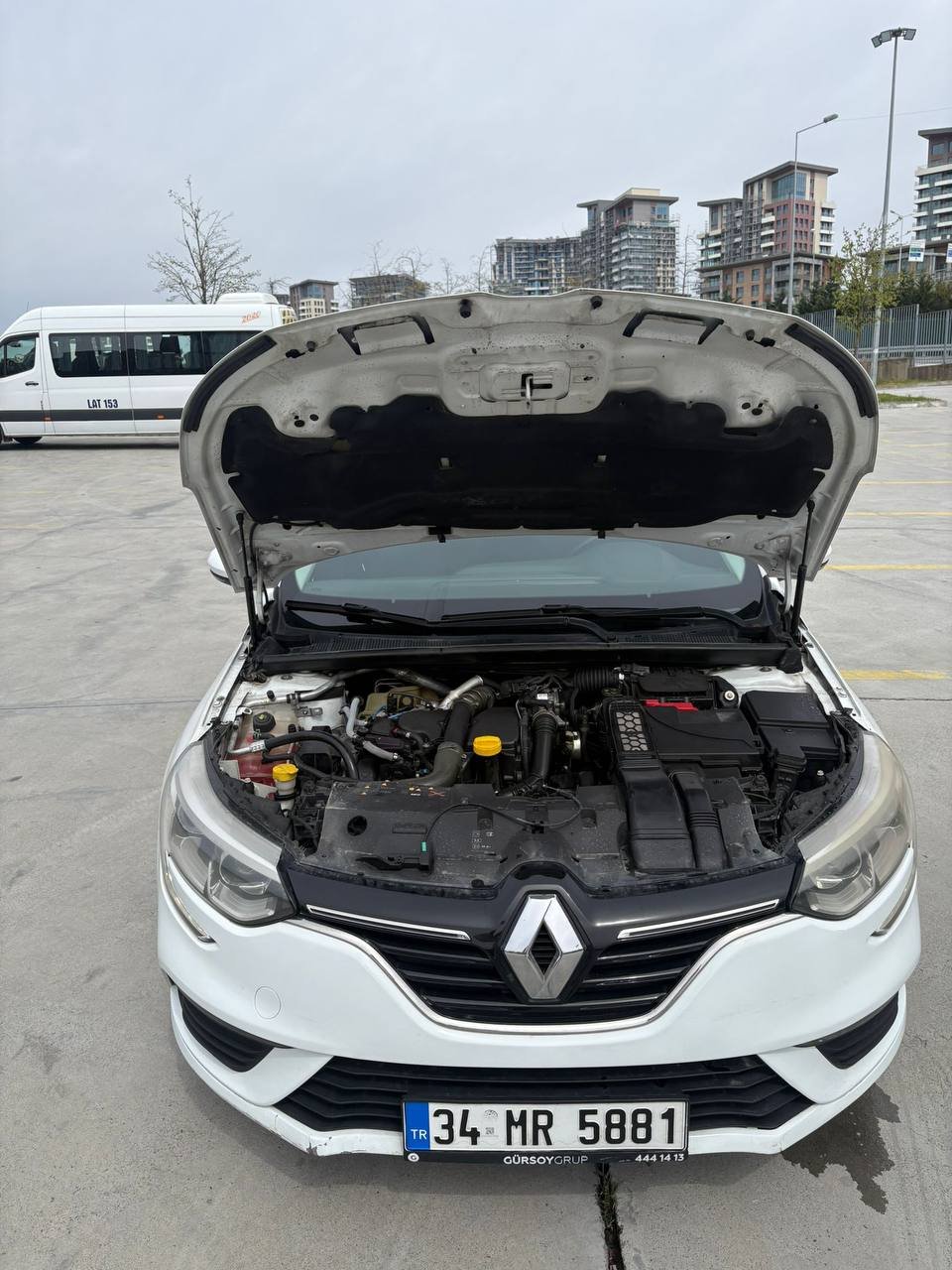 Renault Megane 2017 1.5 diésel automático, 206000 km — Estanbul, Turquía