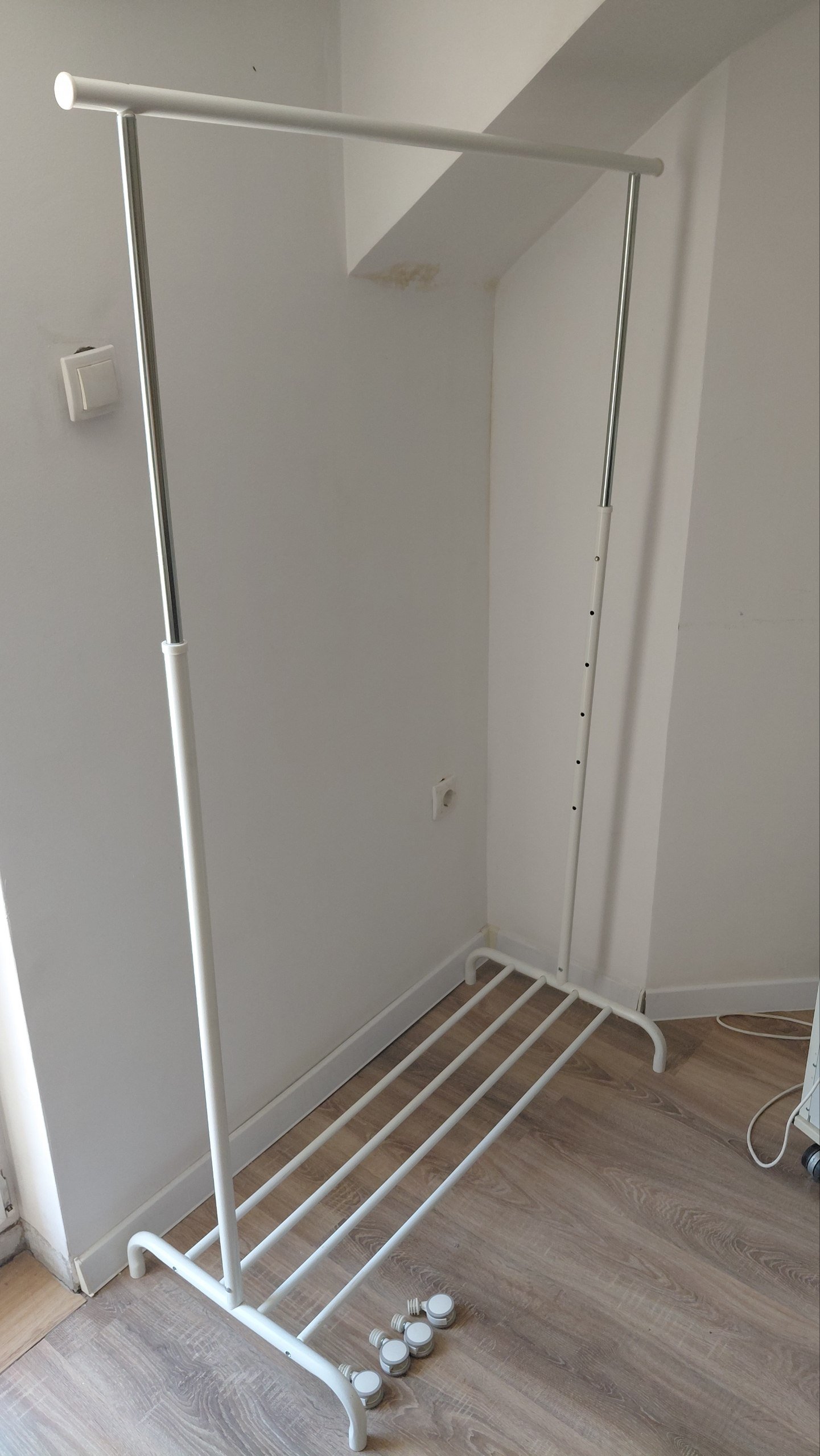 Вешалка Rigga IKEA на колесиках — like new — Белград, Сербия