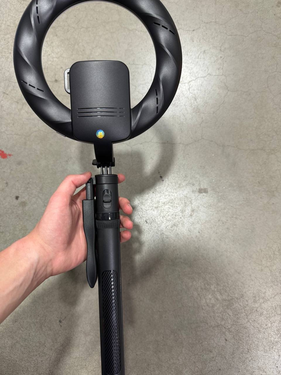 Lámpara anular Selfie Stick L06 (nueva) — San Petersburgo, Rusia