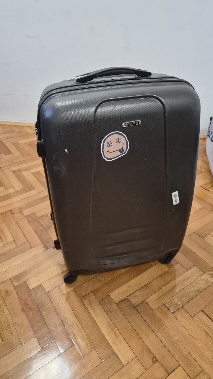 Maleta Rion (Orion) talla M, gratis — usado — Novi Sad, Serbia