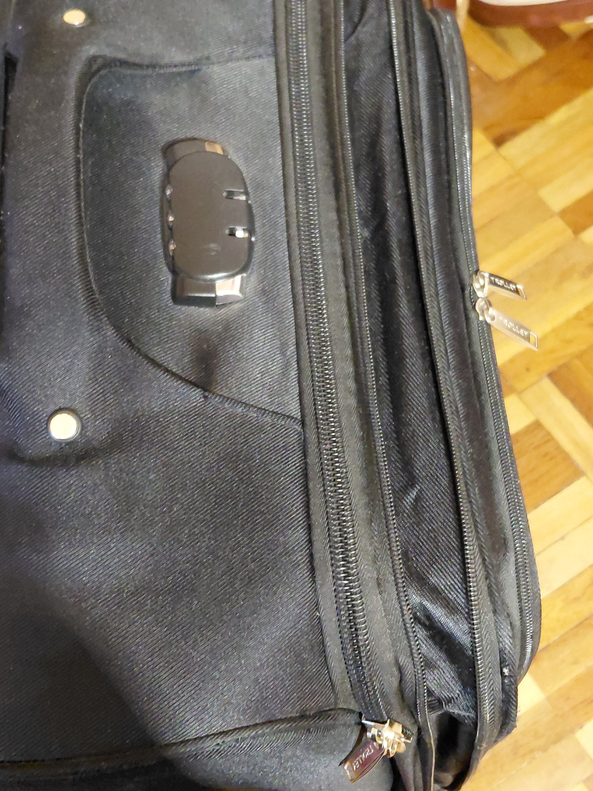 Rolling suitcase 84/47/35 in good condition — Yerevan, Armenia