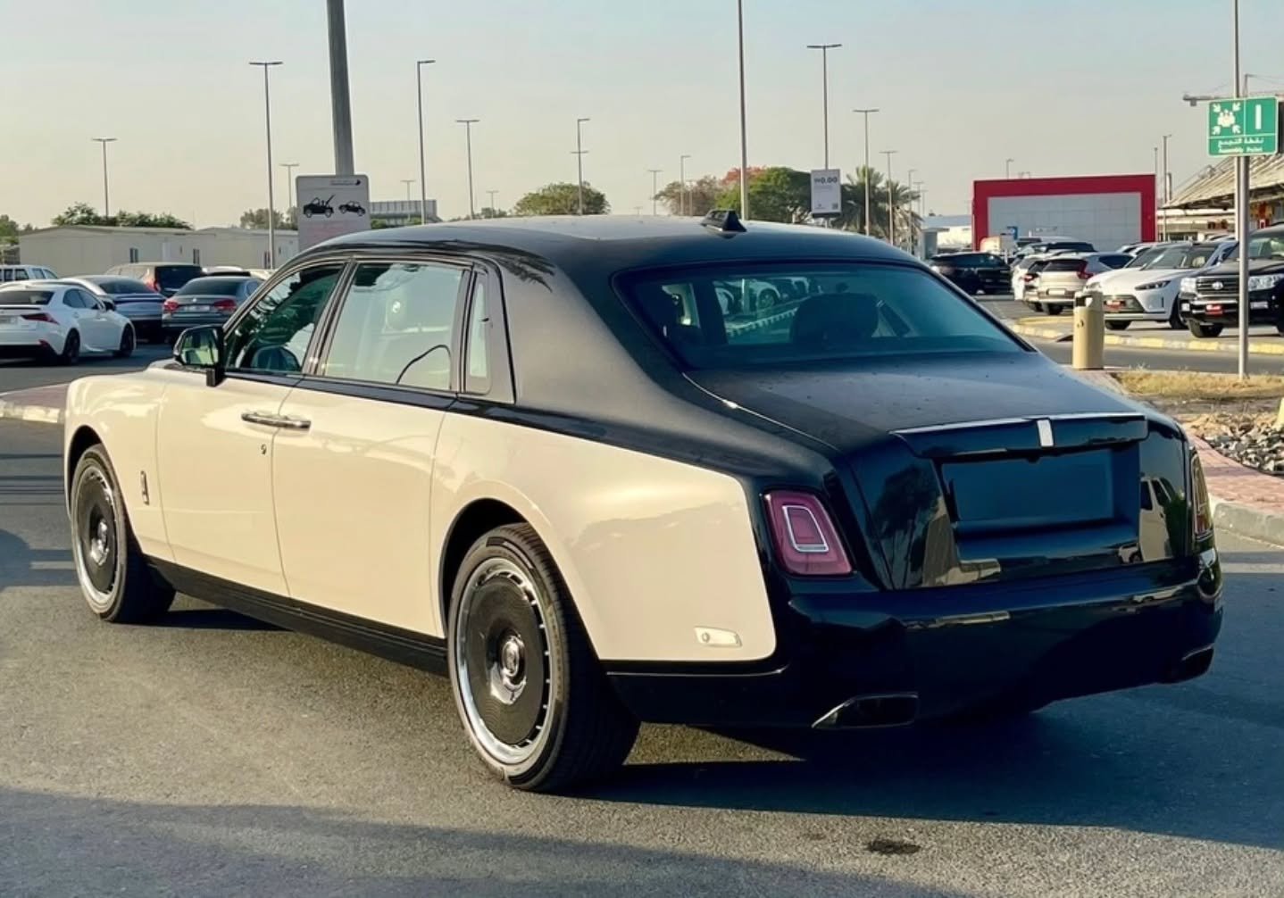 Rolls-Royce Phantom 2026 Europe specs, zero km — Dubái, EAU Rolls-Royce Phantom 2026 Europe specs, zero km — Nuevo — Dubái, EAU