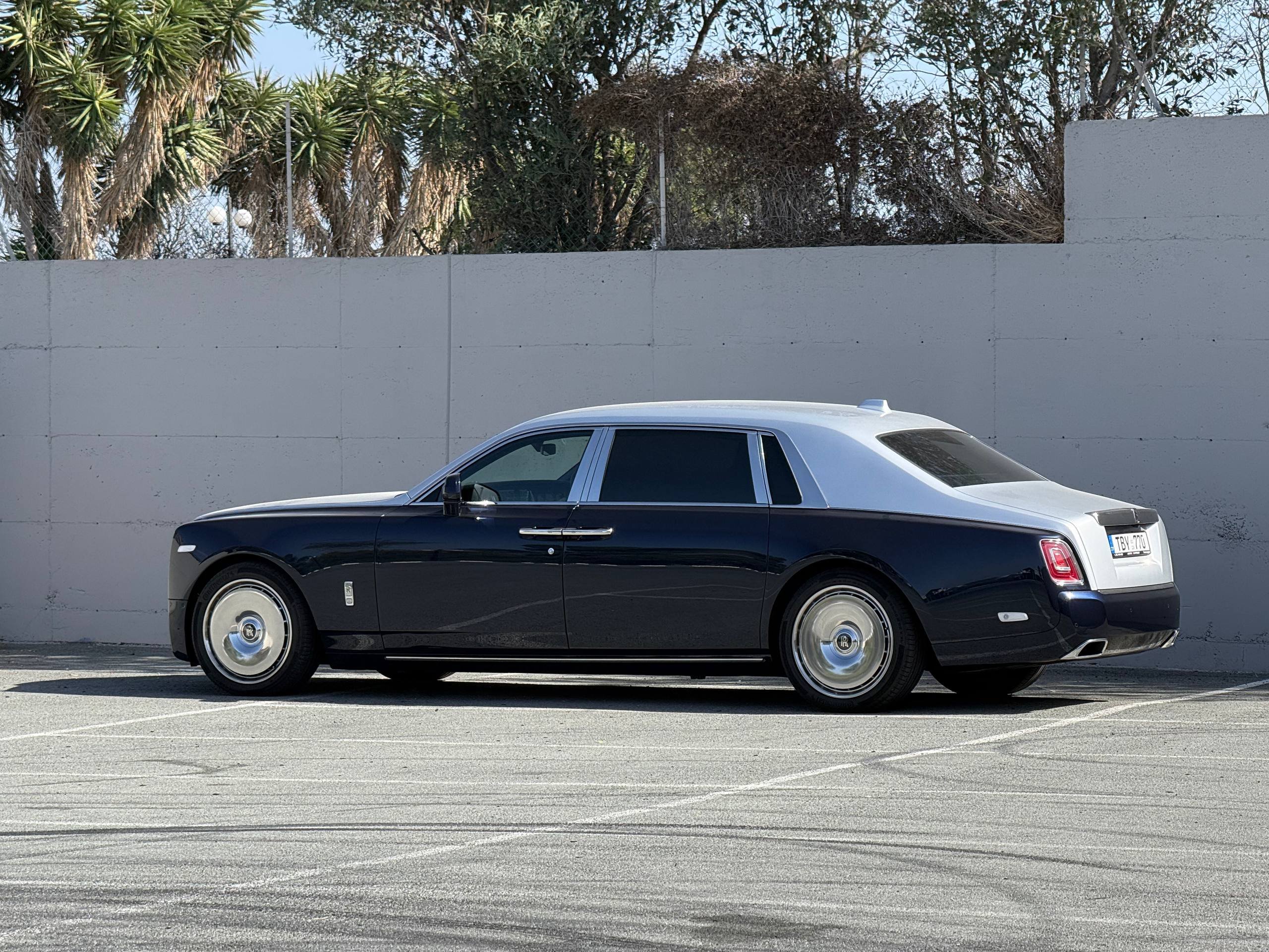 Rolls-Royce Phantom EWB 2025, fully loaded, Limassol — Limasol, Chipre