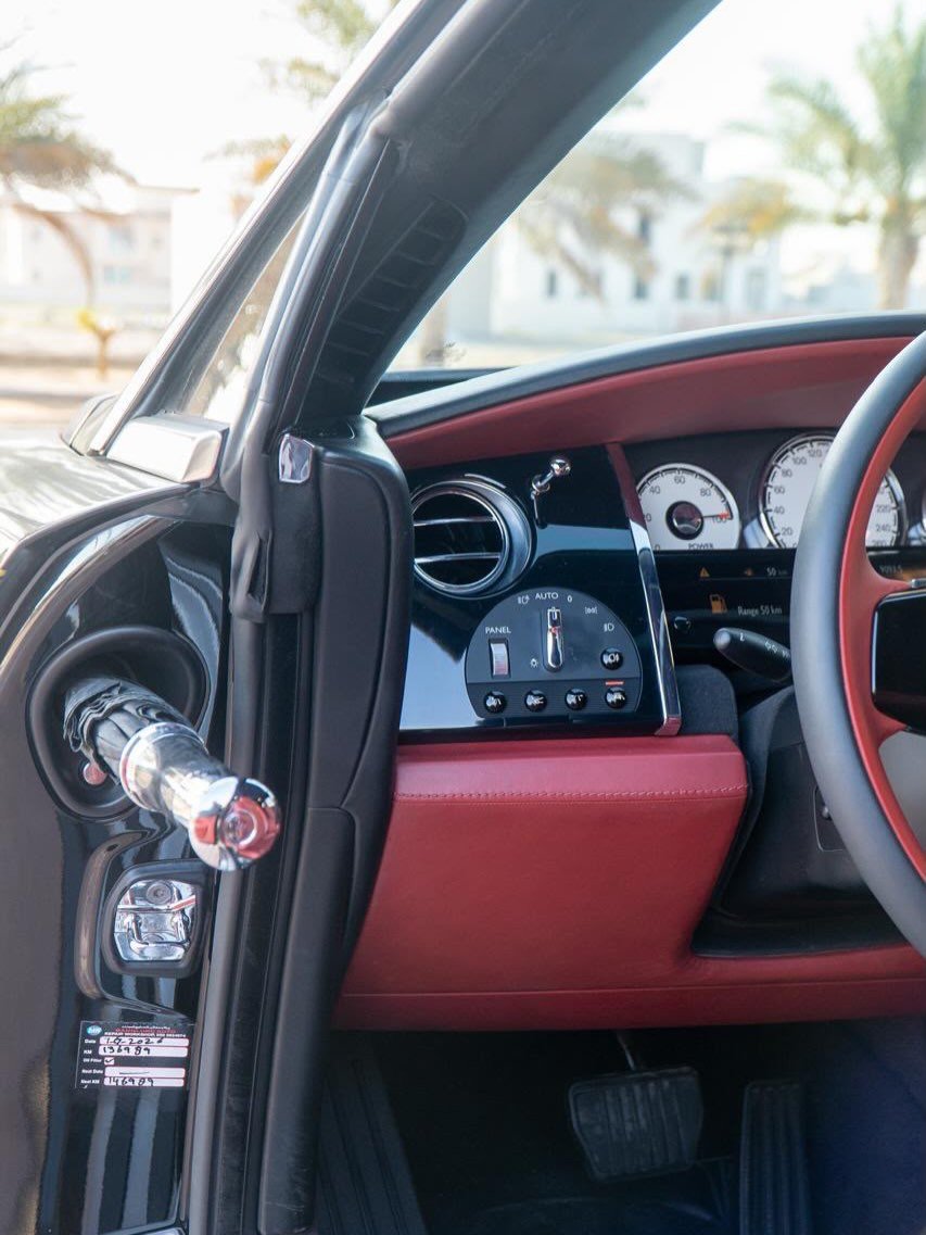 Rolls-Royce Wraith 2014, 365000 AED, sin accidentes — Dubái, EAU Rolls-Royce Wraith 2014, 365000 AED, sin accidentes — usado — Dubái, EAU
