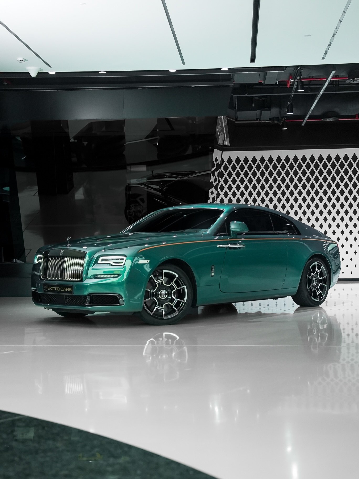 Rolls-Royce Wraith Black Badge 2023 verde — Dubái, EAU Rolls-Royce Wraith Black Badge 2023 verde — Dubái, EAU