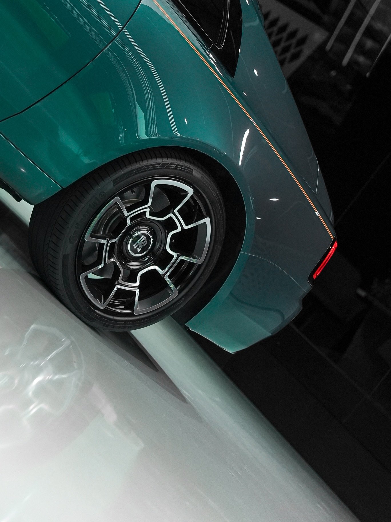 Rolls-Royce Wraith Black Badge 2023 verde — Dubái, EAU Rolls-Royce Wraith Black Badge 2023 verde — Dubái, EAU