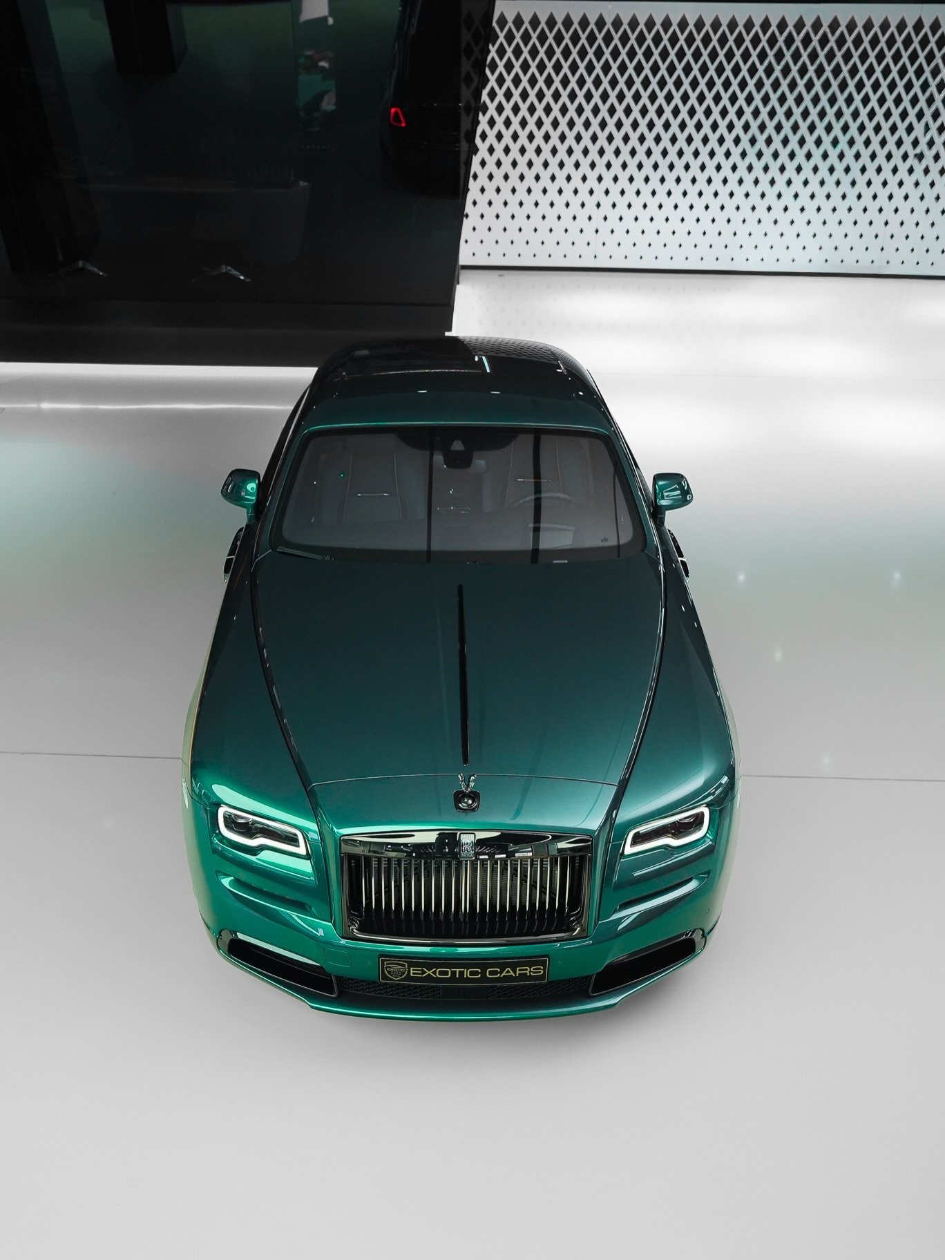 Rolls-Royce Wraith Black Badge 2023 verde — Dubái, EAU Rolls-Royce Wraith Black Badge 2023 verde — Dubái, EAU