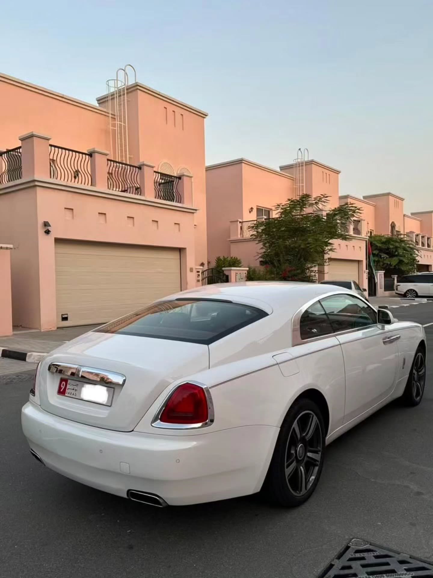 Rolls-Royce Wraith GCC 2016, 104000 km, starlight — Dubái, EAU Rolls-Royce Wraith GCC 2016, 104000 km, starlight — Dubái, EAU