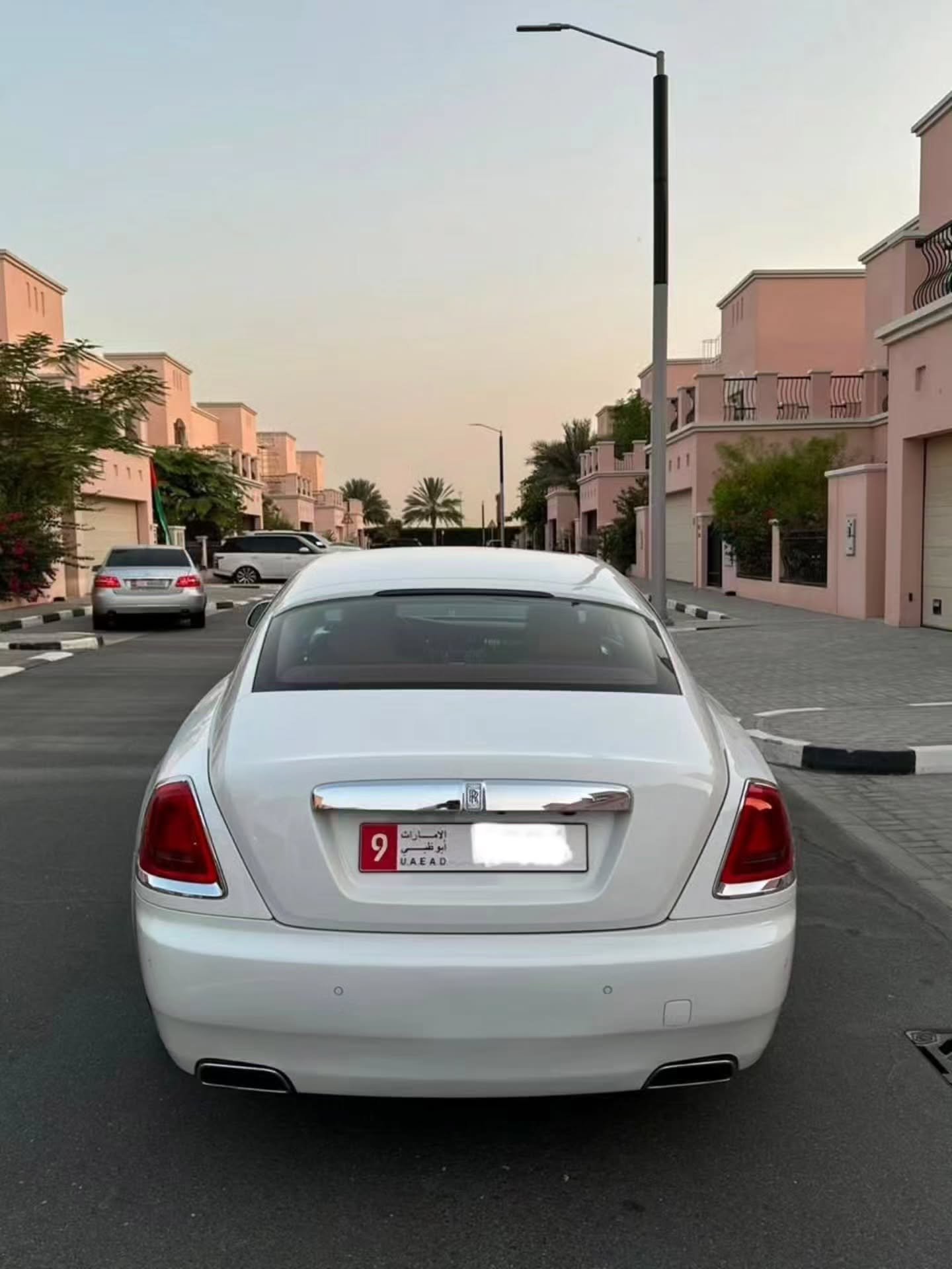 Rolls-Royce Wraith GCC 2016, 104000 km, starlight — Dubái, EAU Rolls-Royce Wraith GCC 2016, 104000 km, starlight — Dubái, EAU