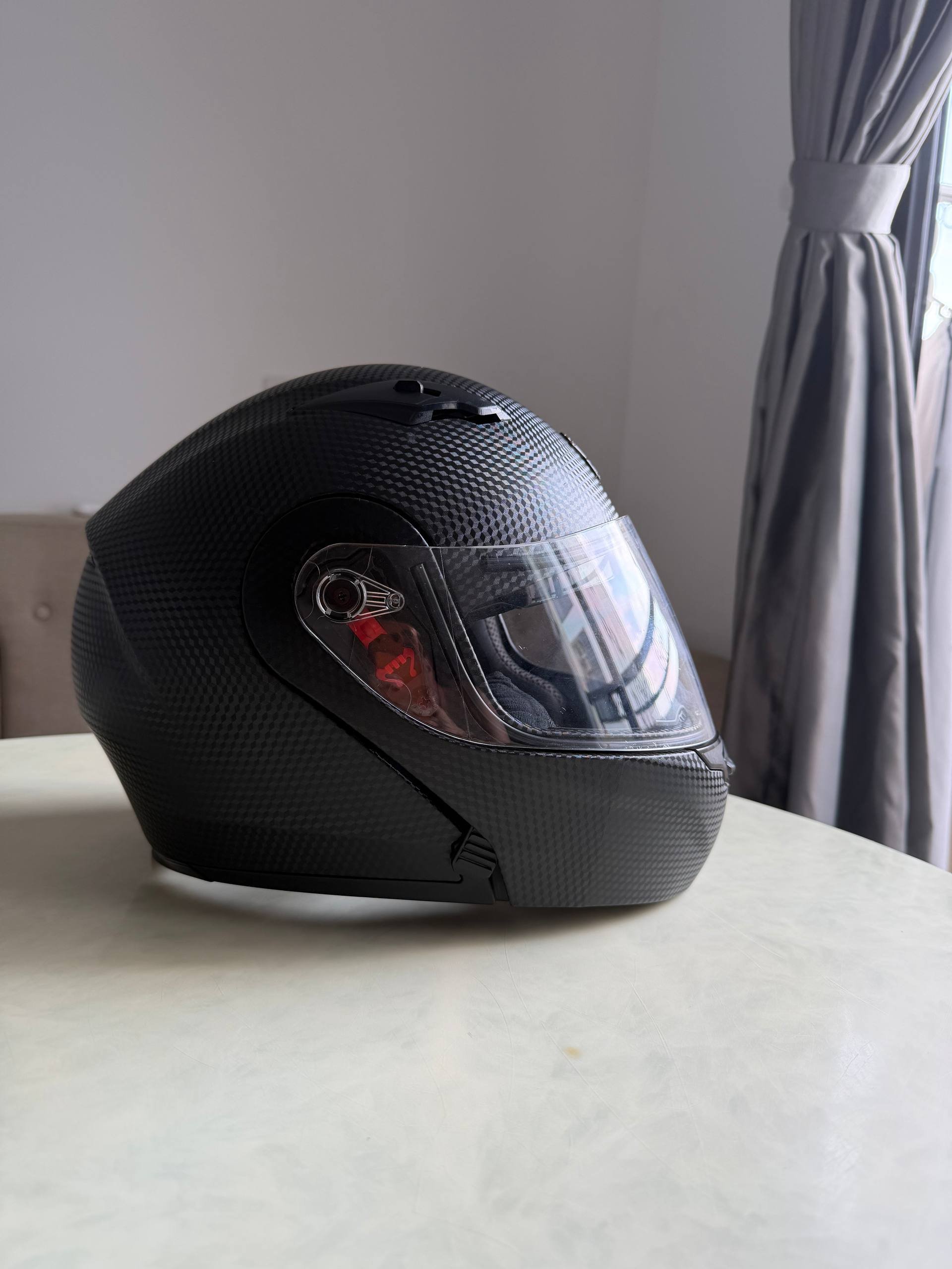 Royal helmet with clear visor (2 pcs) — Nha Trang, Vietnam Royal helmet with clear visor (2 pcs) — new — Nha Trang, Vietnam